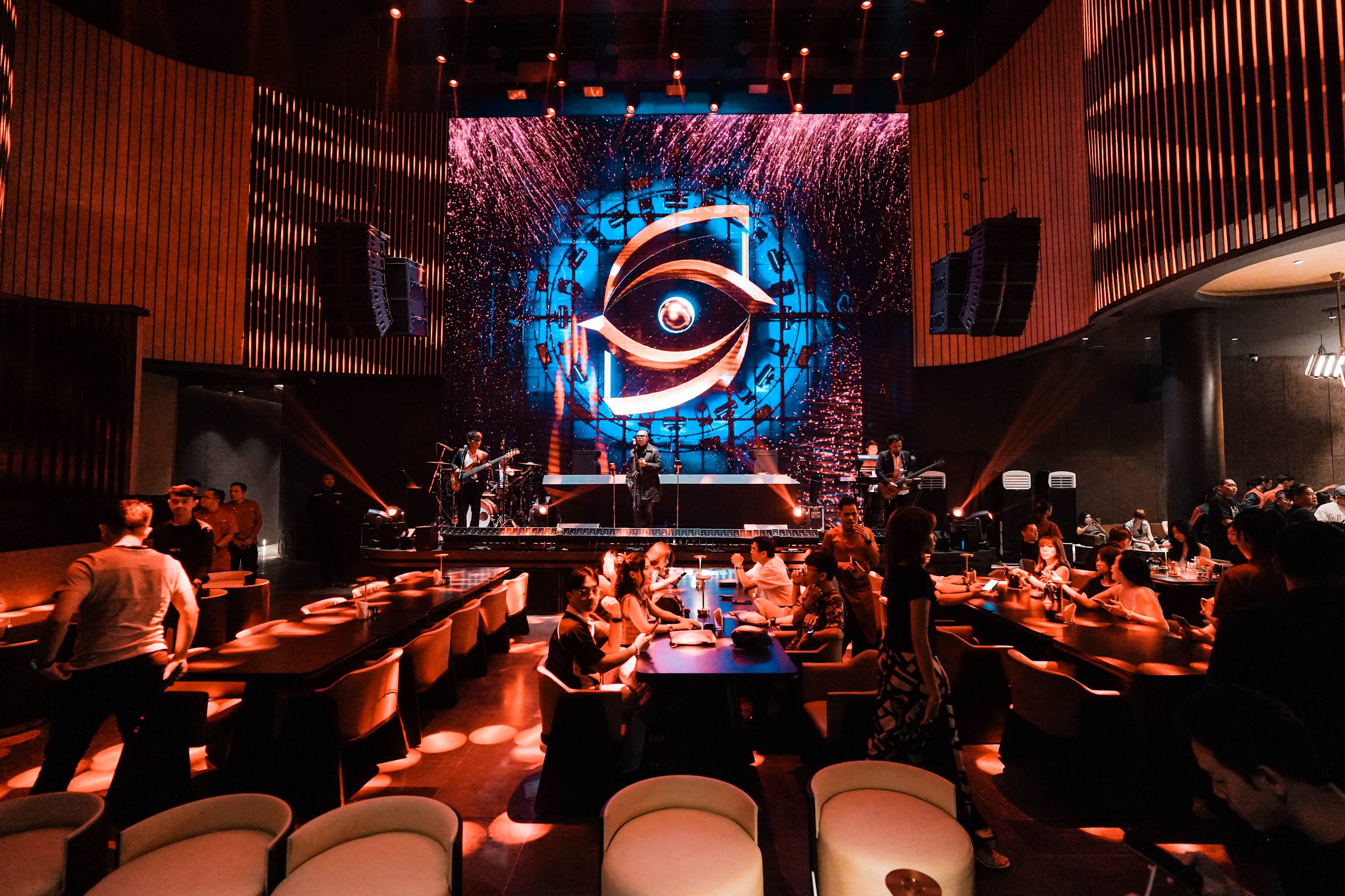 Raeye — Fine Dining & Club